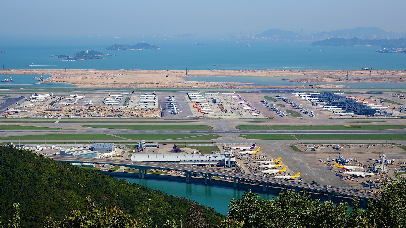 Hong Kong International Airport (HKG) airport lounge